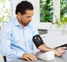 Blutdruckmessgerät Oberarm