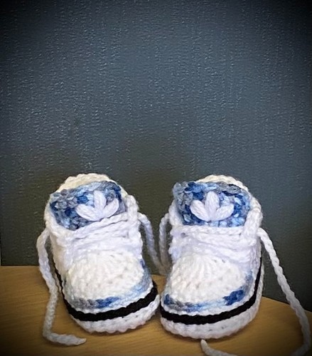 Gehäkelte neugeborene baby - gehäkelte,