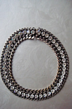 Alter Modeschmuck Statement