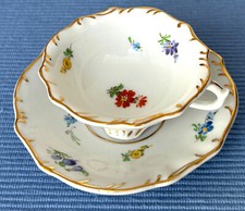 Mokkatasse mit Fuß Untertasse