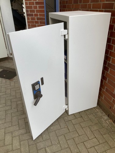 Stahlschrank tresor format - /,