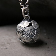 B25 Anhänger Ball Kugel aus Blättern hohl Feinsilber 990