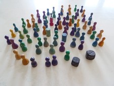 77 alte Spielfiguren