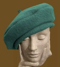 12. Baskenmütze Beret aus