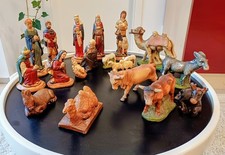 alte  Gips Krippenfiguren Handwerkskunst Volkskunst Handbemalt komplettes Set