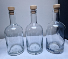 3 leere Glas Flaschen