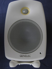 GENELEC G THREE (Paar) mit Subwoofer GENELEC 5040 A, WEISS, Tasche, TOP