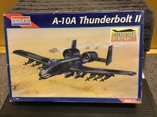 A- 10 Thunderbolt II von Monogram 1:72gebraucht gut erhalten