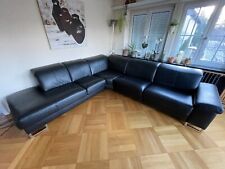 Schwarzes Eckledersofa, mit ausfahrbahrem Sitz, 2 x 1,70 Meter, gut erhalten