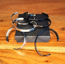 Armreif Klassisches Armband Armspange Edelstahl schwarz silber Damen Herren