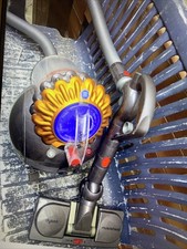 Dyson Big Ball Multifloor 2 Staubsauger