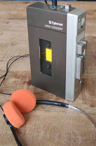 Vintage walkman cybernet - vintage,