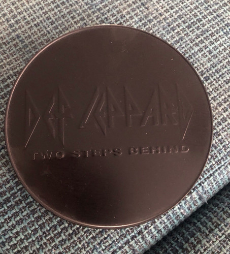 Def leppard two steps - leppard, behind