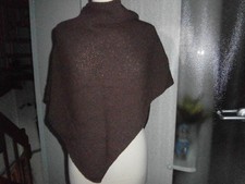 * NEU * braun, schönes DREIECKSTUCH, Schal, Stola, liebevolle Handarbeit