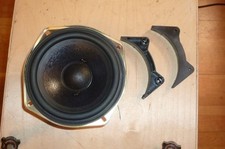 Ein Bass/Woofer B&W DM 302