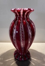 Mid Century rote Vase Saint-Louis, signiert