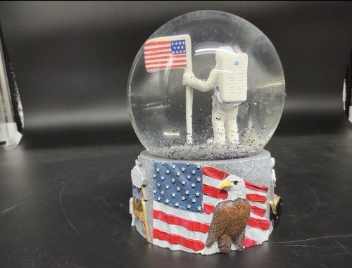 Astronaut schneekugel artemis - astronaut,