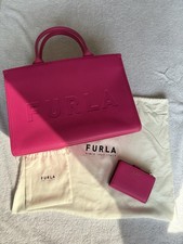 Schöne pinke Damenhandtasche