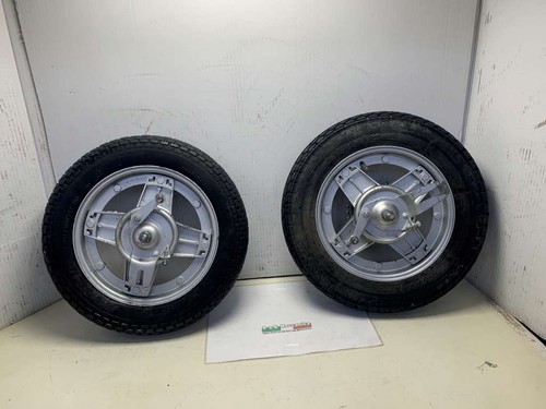 Paar räder vorne hinten - paar, moped
