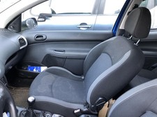 Peugeot 206+ Sitz vorne rechts