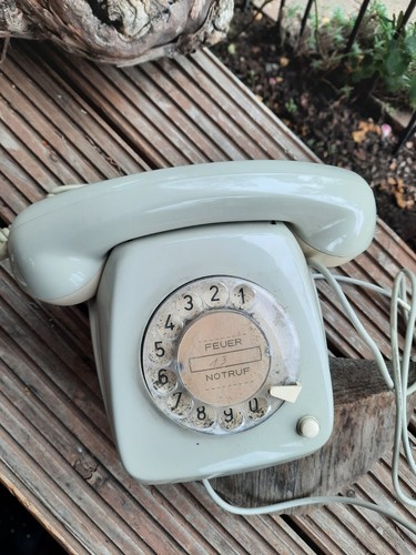 Altes telefon wählscheibe - telefon,