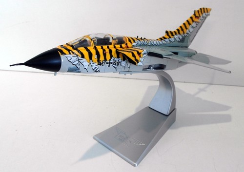 Corgi aa33605 panavia - corgi,