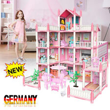 Puppenhaus mit Möbeln und