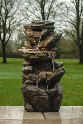 Felsen pool wasserspiel - pool,