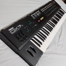 Yamaha DX7S Synthesizer