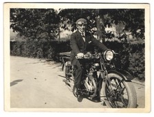 Fotografie junger Mann auf