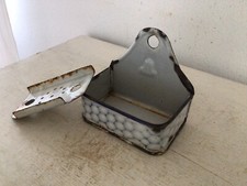 Alte Emaille Seifenschale Wandbehälter Schwammablage Wabenmuster Shabby Emaile