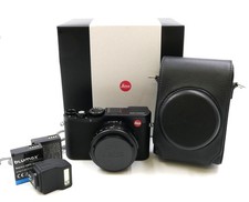 LEICA D-LUX 8 IN SCHWARZ ELOXIERT, MIT ZUBEHÖRPAKET, NEUWERTIGER ZUSTAND