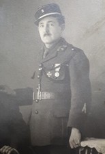 (2734)  Photo-PK Frankreich Soldat oder Polizist ? / mit 2 Orden