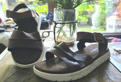 Trendige leder sandalen - trendige,