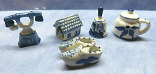 Miniaturen  blau weiss Hundehütte Telefon Glocke Schuhe Kanne  5 Stück