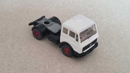 Lot 1717 mercedes mb - 1717, /