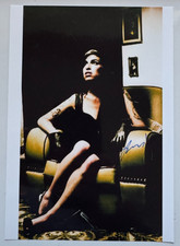 Amy Winehouse   - Musik - original Autogramm - Größe 17 x 12 cm
