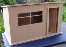 Puppenhaus großer Geräteschuppen Holz Flat Pack MDF Miniatur Maßstab 1:12 Bausatz Tumdee