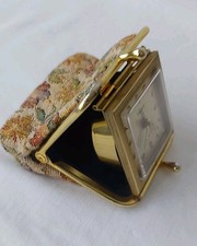 Weggerle Vintage Reise-Taschen-Uhr Damenuhr in Börse Etui  Täschchen Brokat