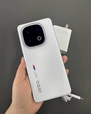 Vivo iQOO 13 256GB / 12GB |