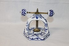 Porzellan Nussknacker Zwiebelmuster um 1890 wohl Teichert Meissen nicht gemarkt