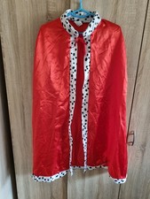 Königlicher Umhang mit Kopfbedeckung