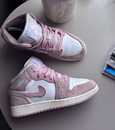 Nike air jordan mid - nike, 1