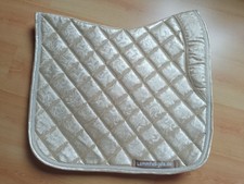 Schabracke Sattelunterlage Barock Champagner XXL-lang Barocksattel Widerristwuls