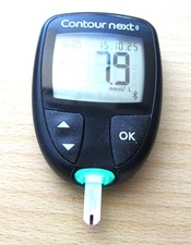 Contour Next Blutzucker Diabetes Messgerät mit Teststreifen und Stechhilfe