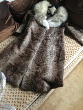 Pelzmantel Indisch Lamm mit