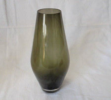 Vase in konischer Form dunkles