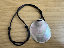 Modeschmuck Kette  Perlmutt am Band  verstellbar  6x6cm