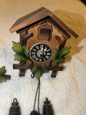 Wunderschöne traditionelle Kuckucksuhr Echtholz Handwerkskunst Schwarzwald-Stil