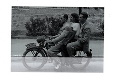 AK Ansichtskarte AUDI / Museum Mobile / Leichtmotorrad DKW RT 100